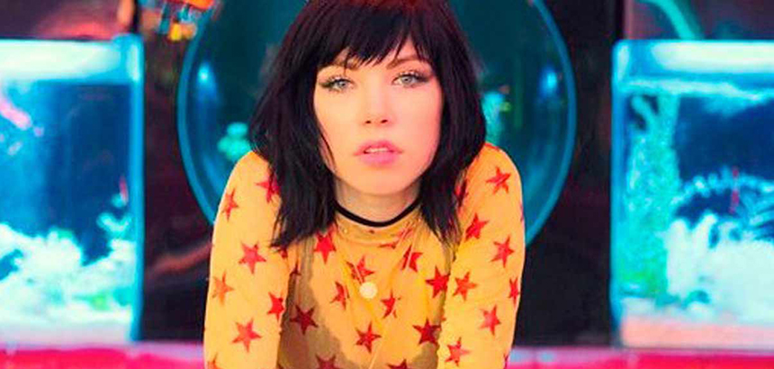 Девушка-нимфоманка Девушка-нимфоманка