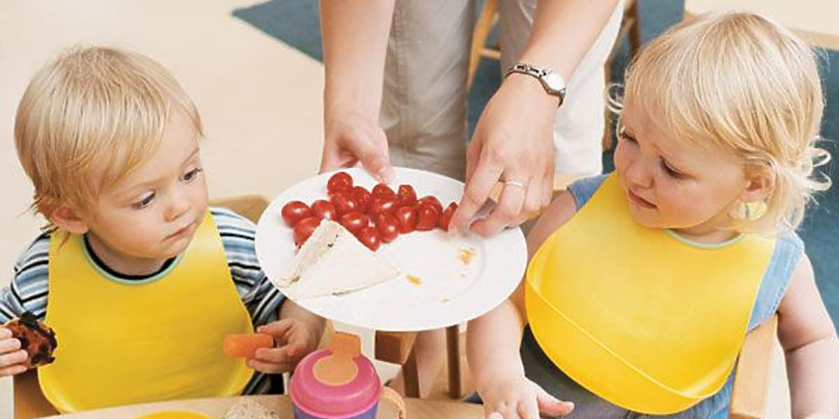 Обед в детском саду Обед в детском саду