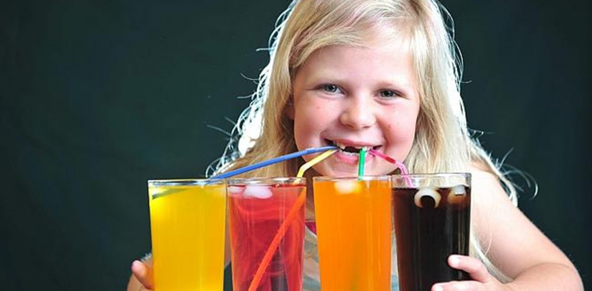Детское питание: вред газированных напитков c красителями Детское питание: вред газированных напитков c красителями