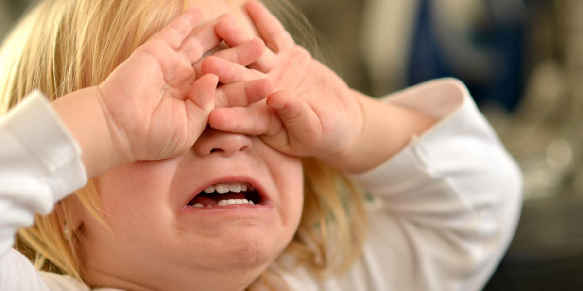 Когда ребенок истерикой добивается чего-то своего, законы психологии категоричны — идти у него на поводу, конечно, не нужно, чтобы истерика не стала привычным инструментом исполнения его желаний. Когда ребенок истерикой добивается чего-то своего, законы психологии категоричны — идти у него на поводу, конечно, не нужно, чтобы истерика не стала привычным инструментом исполнения его желаний.