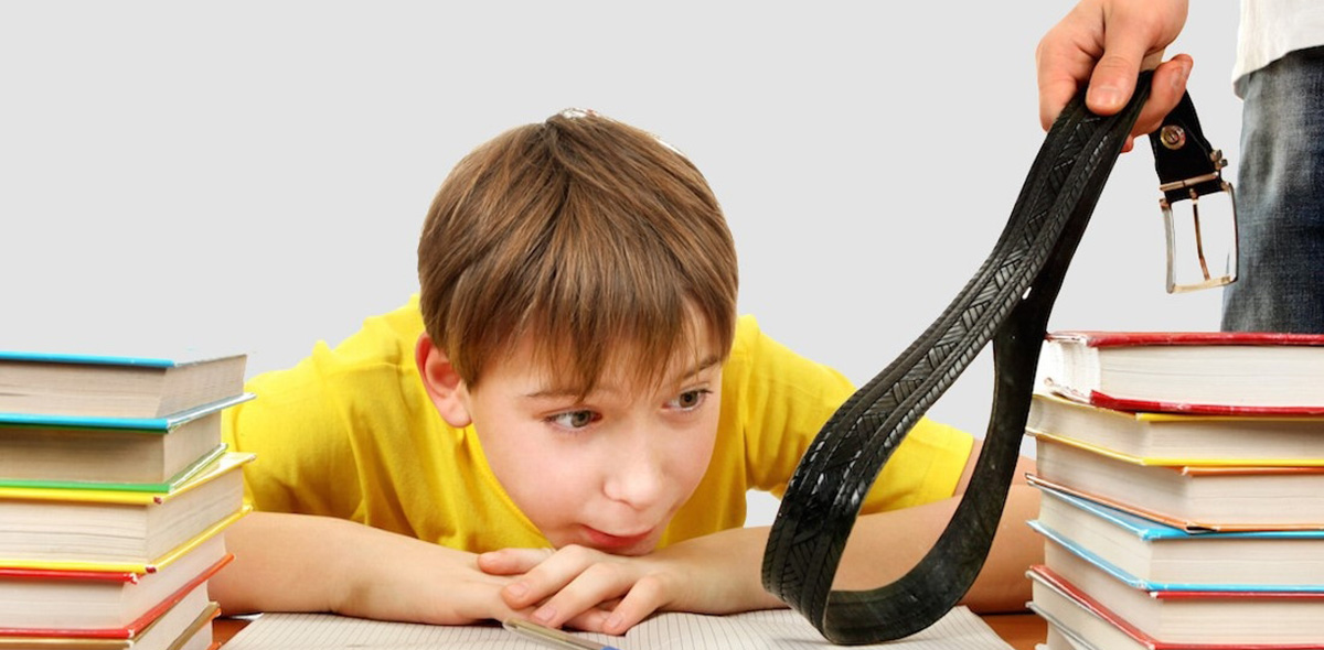 Родители, желающие что-то вместо своего ребенка и не учитывающие при этом интересы самого ребенка, отнюдь не монстры и не эгоисты. Допустив ошибку в воспитании ребенка, они сами становятся несчастными жертвами своего метода. Родители, желающие что-то вместо своего ребенка и не учитывающие при этом интересы самого ребенка, отнюдь не монстры и не эгоисты. Допустив ошибку в воспитании ребенка, они сами становятся несчастными жертвами своего метода.