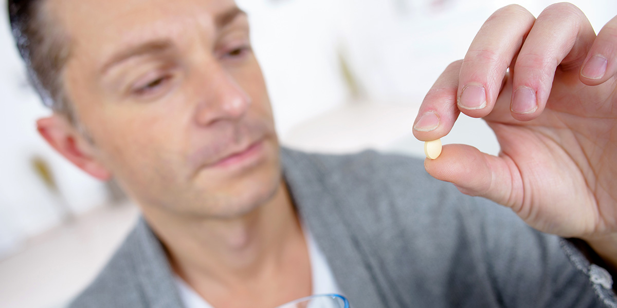 Подагру называли королевской болезнью, панской хворобой, болезнью аристократов, даже считали признаком гениальности и сумасшествия. Рассмотрим что такое подагра и методы лечения. Подагру называли королевской болезнью, панской хворобой, болезнью аристократов, даже считали признаком гениальности и сумасшествия. Рассмотрим что такое подагра и методы лечения.