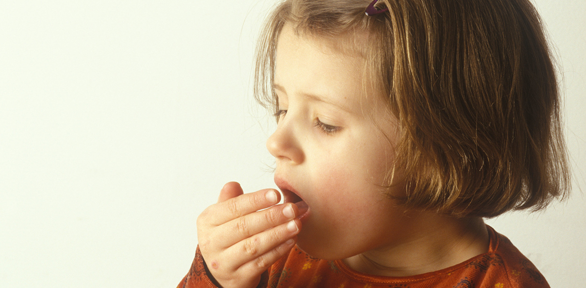 Лечение при кашле обязательно должен назначить врач. Из всего разнообразия средств от кашля он выберет тот препарат, который наиболее подойдет в данной ситуации. Лечение при кашле обязательно должен назначить врач. Из всего разнообразия средств от кашля он выберет тот препарат, который наиболее подойдет в данной ситуации.