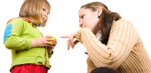 Если самостоятельные действия малыша безобидны для его здоровья и безопасности (как, например, в случае с посудой) — не ругайте его. Если самостоятельные действия малыша безобидны для его здоровья и безопасности (как, например, в случае с посудой) — не ругайте его.